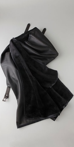 Kiki De Montparnasse Amour Travel Blanket