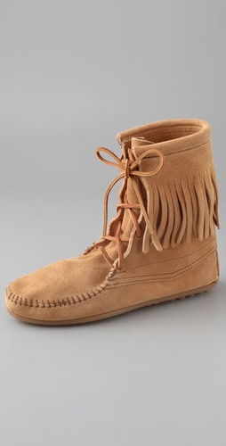 MINNETONKA Tramper Flat Booties