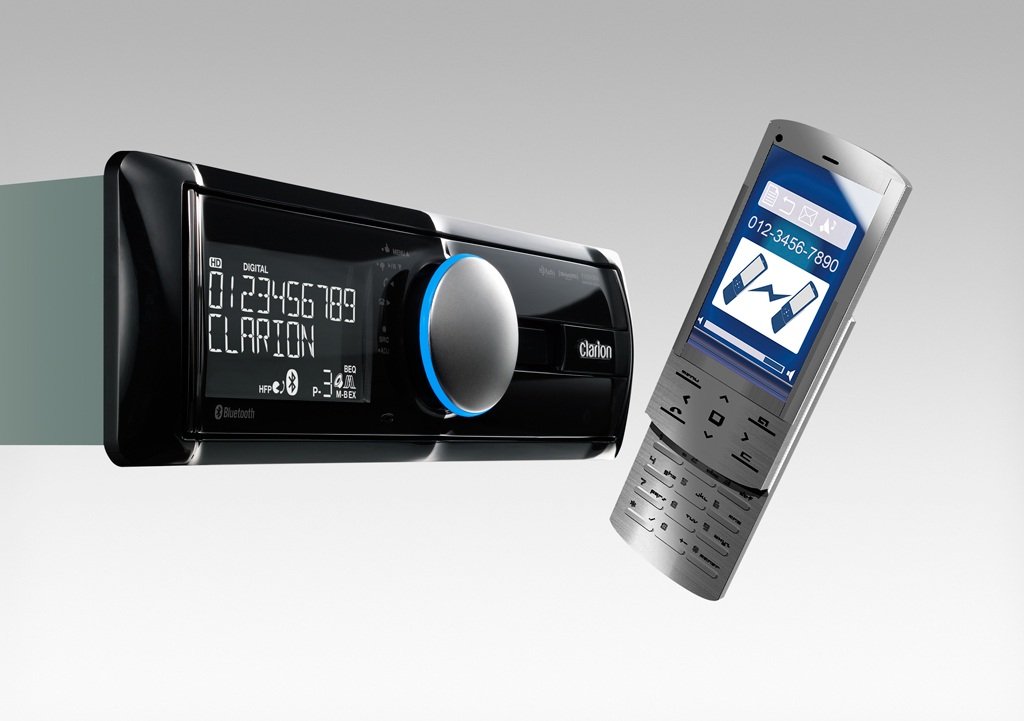 Clarion FZ502 Digital Media Receiver with Bluetooth (HD