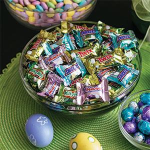 Make this Easter a delight with an assortment of Easter mini chocolate bars and candies.