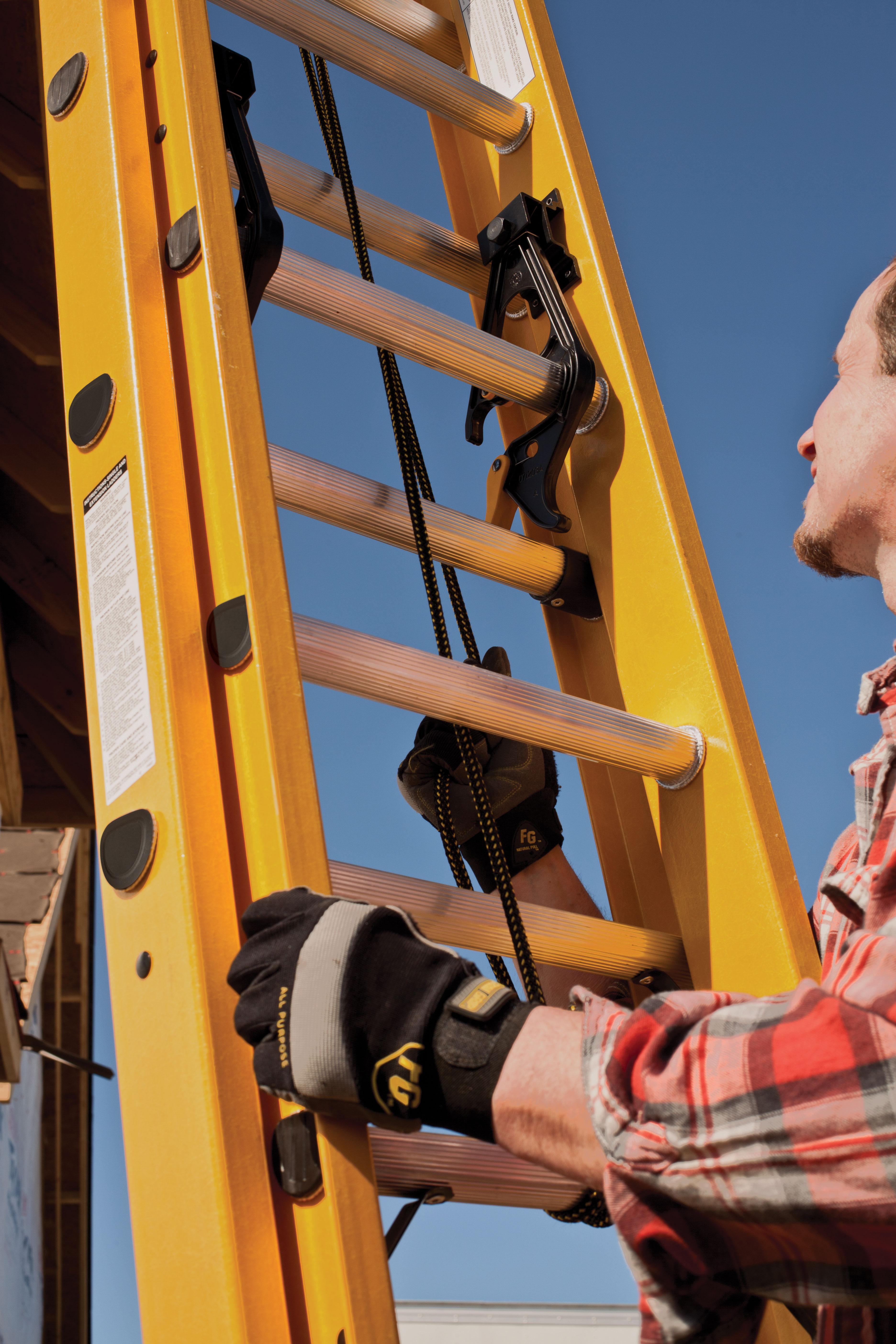 DeWalt DXL302024PT 24Feet Fiberglass Extension ladder