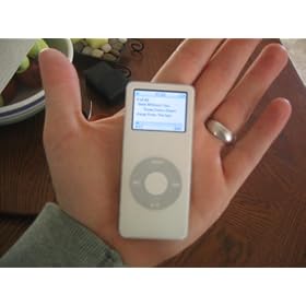Apple nano AAC/MP3 Player (2nd Generation)