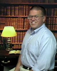 How to Read a Book de1e88e8a2e20ad8986c7b.L. V179013540 SX200 How to Read a Book