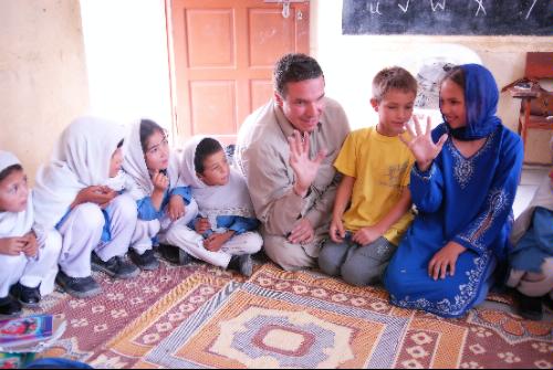 Three Cups of Tea: One Man's Mission to Promote Peace . . . One School at a Time [Paperback]