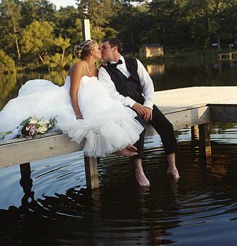 The Knot Complete Guide to Weddings in the Real World: The Ultimate Source of Ideas, Advice, and Relief for the Bride and Groom and Those Who Love Them. [Paperback]