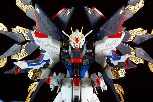 Gundam MG Strike Freedom Gundam Full Burst Mode Scale 1/100 Gundam MG Strike Freedom Gundam Full Burst Mode