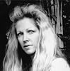 Suzanne Finstad