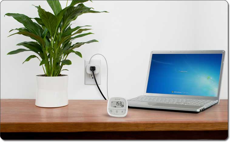 F7C005 Conserve Insight Energy Use Monitor with a Laptop Computer