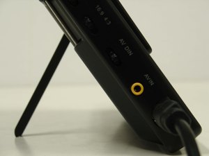 Connect the other end of DIN cable to the monitor port of AXN-6979&rsquo;s second monitor