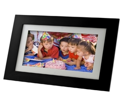 Accepts many media formats with no pc or software required