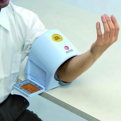 Panasonic EW3152W Cuffless Upper Arm Blood Pressure Monitor Health & Personal Care