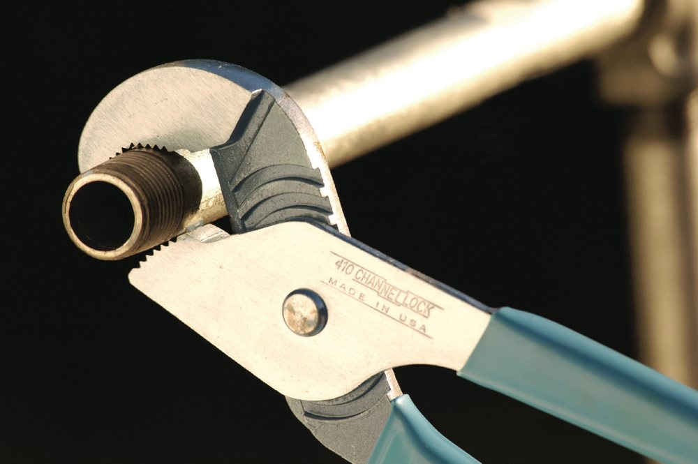 Channellock 410 11/8Inch Jaw Capacity 91/2Inch Double Tongue and