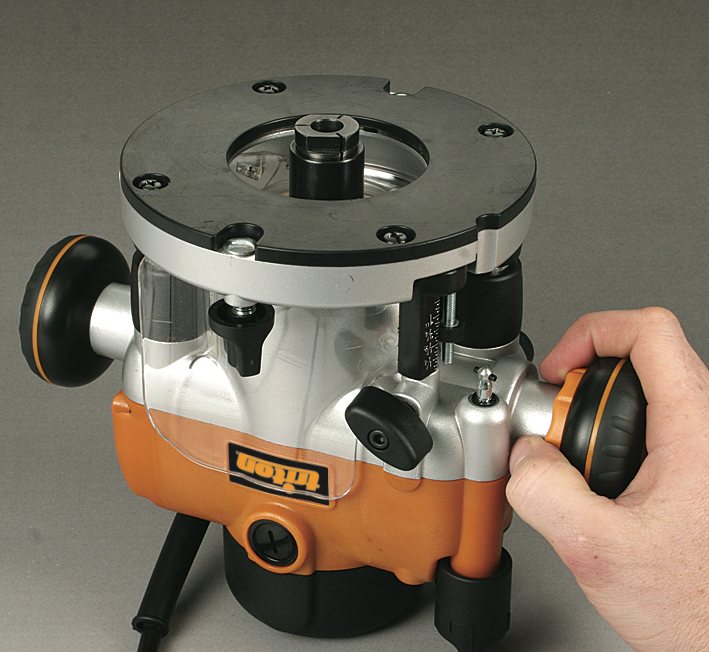 Triton MOF001 2 HP Dual Mode Precision Plunge Router Power Plunge Routers