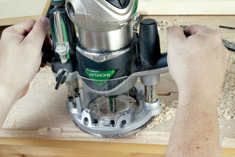 Hitachi KM12VC 11 Amp 21/4Horsepower Plunge and Fixed Base Variable Speed Router