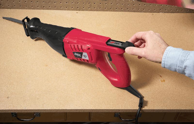 SKIL 920501 8.5 Amp Reciprocating Saw with Variable Speed Dial Power