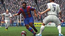 Rinaldinho in open field offensive move in 'FIFA Soccer 09' for PS2