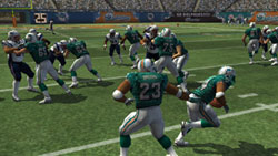 PS2 example of new plays available in Madden NFL 11 PS2 example of new plays available in Madden NFL 11