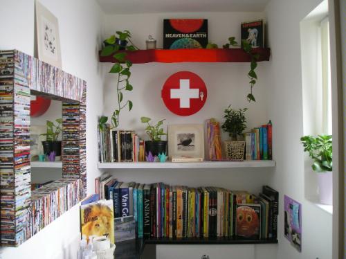 AMAZONCOM PIKA 23 IN MEDICINE STORAGE CABINET W ROUND MIRROR