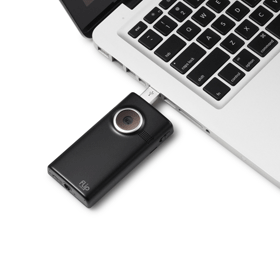 Connect the flip-out USB arm directly into your PC or Mac to launch pre-loaded FlipShare software