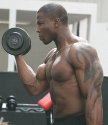 Lifestyle shot pumping iron
