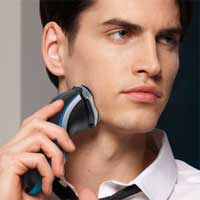 Look your very best with Philips AquaTouch AT750 Electric Shaver