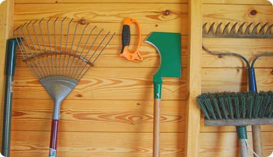 AnySharp Edge storage hook means it can be hanged easily in your garden shed