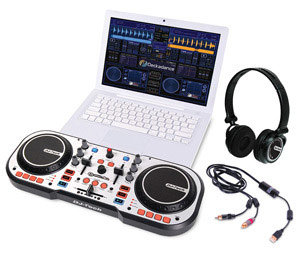 USB-MIDI-basierter Digital-DJ-Controller - optimal abgestimmt auf die mitgelieferte Software Deckadence. Inklusive USB-Cinch-Amplink-Kabel zur USB-Verbindung des Computers mit einem Verst&auml;rker.
