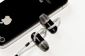 Bowers & Wilkins C5 und Apple iPhone 4