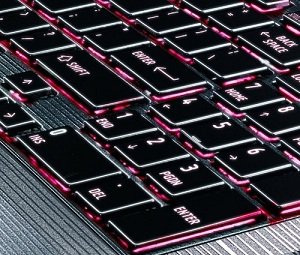Rot beleuchtete Tastatur