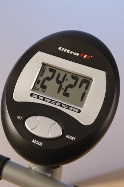 Ultrasport Racer 100 Heimtrainer mit Handpulssensoren - Modell 2012 - Weitere Features