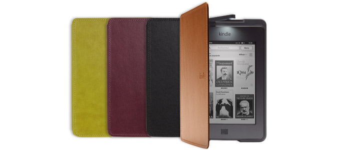 Les &eacute;tuis en cuir avec lampe int&eacute;gr&eacute;e officiels Amazon pour Kindle Touch