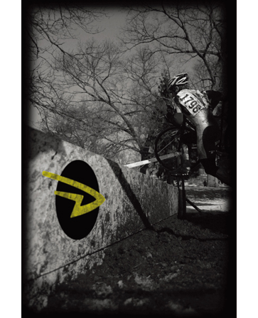 Amazon �� DeFeet(�f�B�t�B�[�g) ����̃X�g�A
