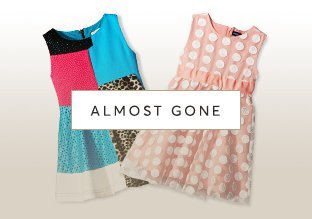 Fast weg : Kleidung der Mädchen!