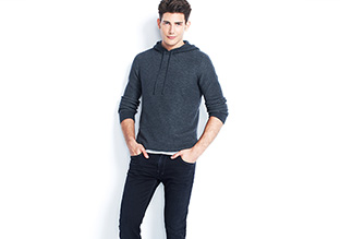 Lässige Favoriten: Hoodies & Jeans!