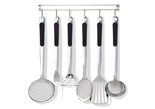 Auf der Theke : Kleingeräte , Besteck und Lagerung!