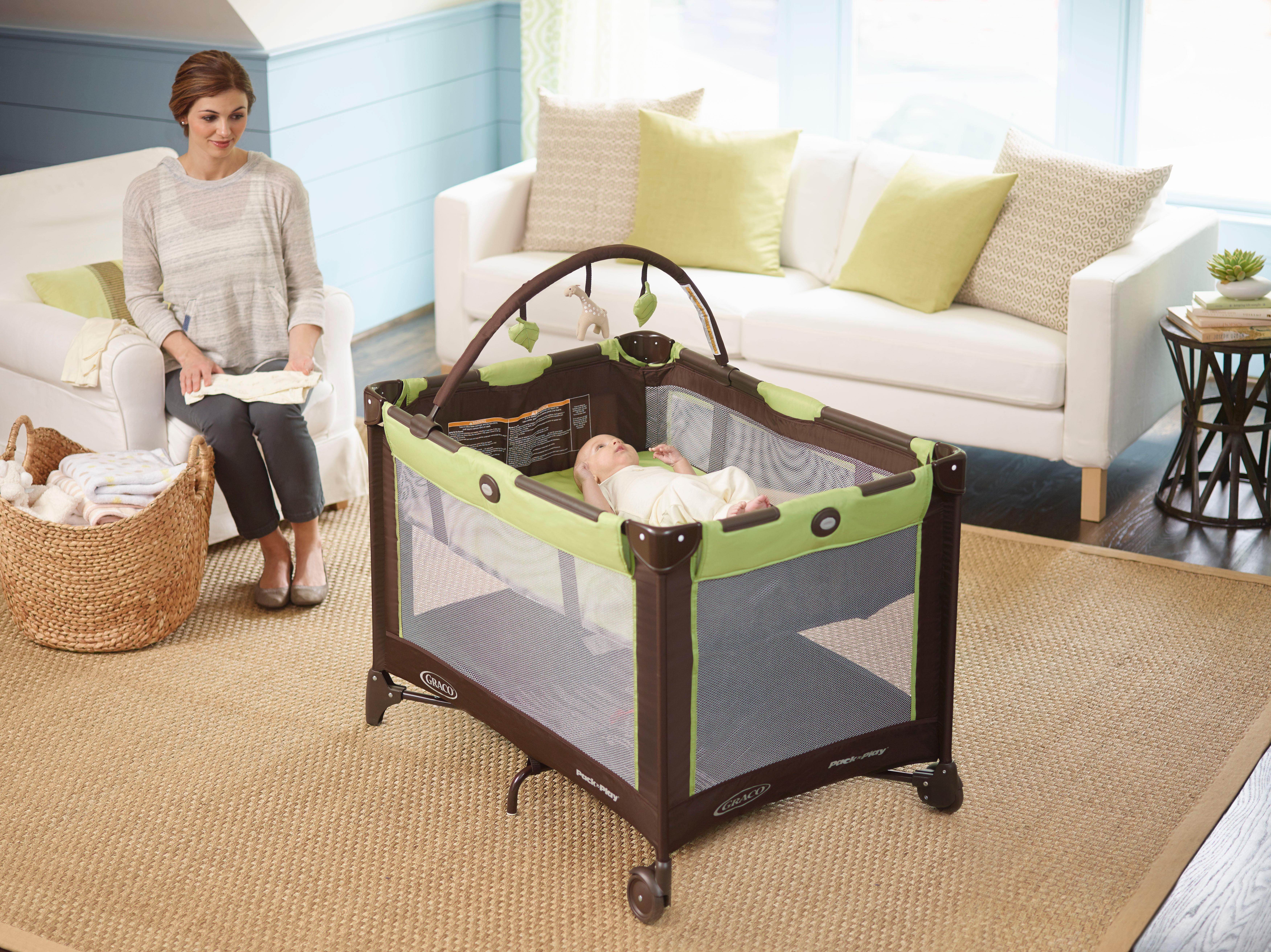 graco pack n play playard with bassinet, pasaden
